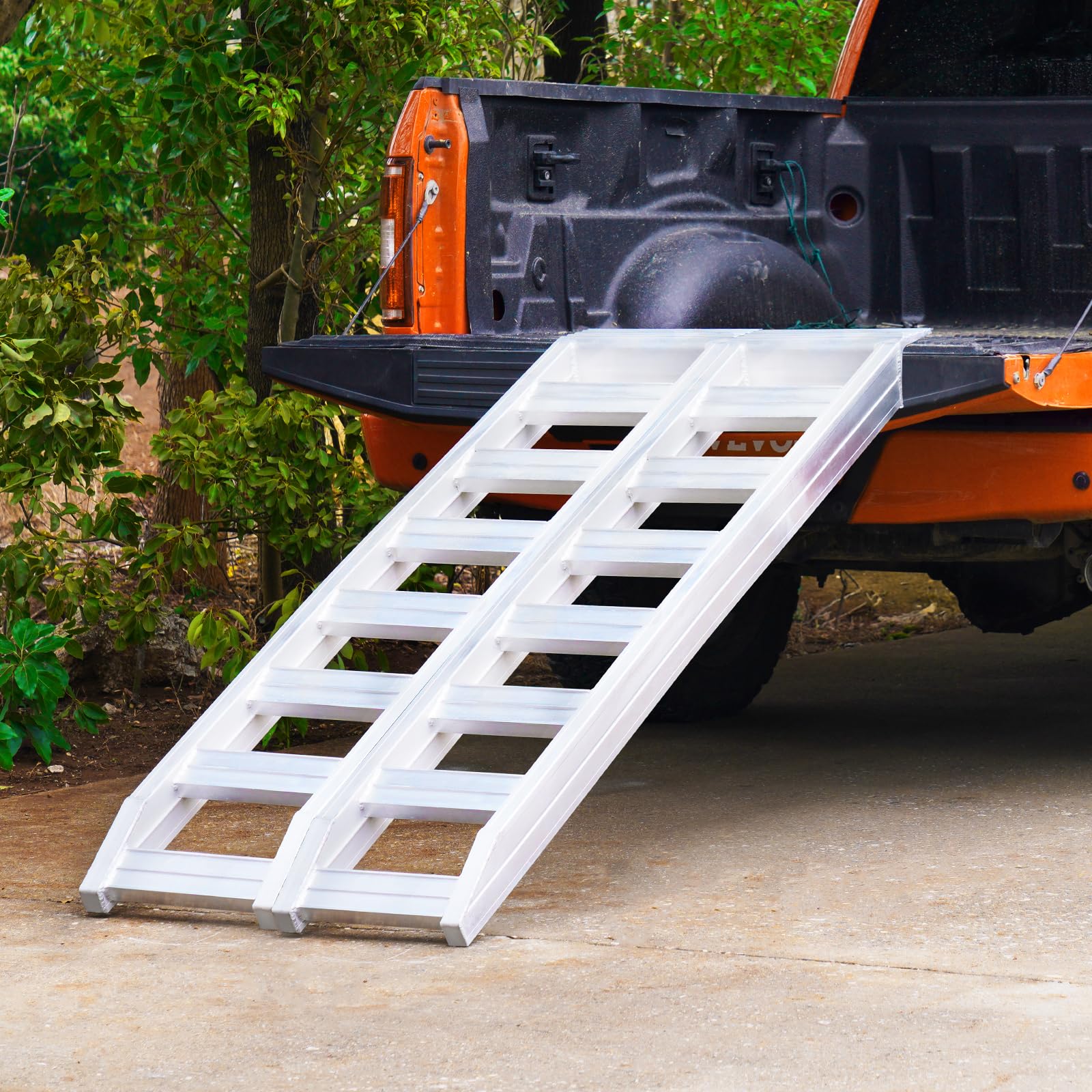 VEVOR Aluminum Ramps, 8810 lbs, Heavy-Duty Ramps with Top Hook Attaching End, Universal Loading Ramp for Motorcycle, Tractor, ATV/UTV, Trucks, Lawn Mower, 72" L x 15" W, 2Pcs - Image 9
